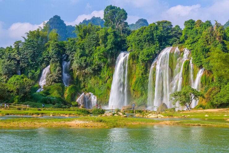 Waterfalls to See in India